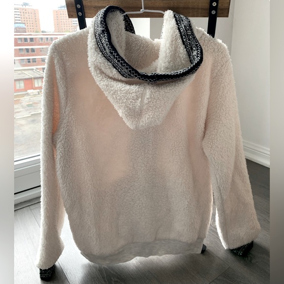 American Eagle Fluffy Zip-Up Hoodie - Picture 2 of 2